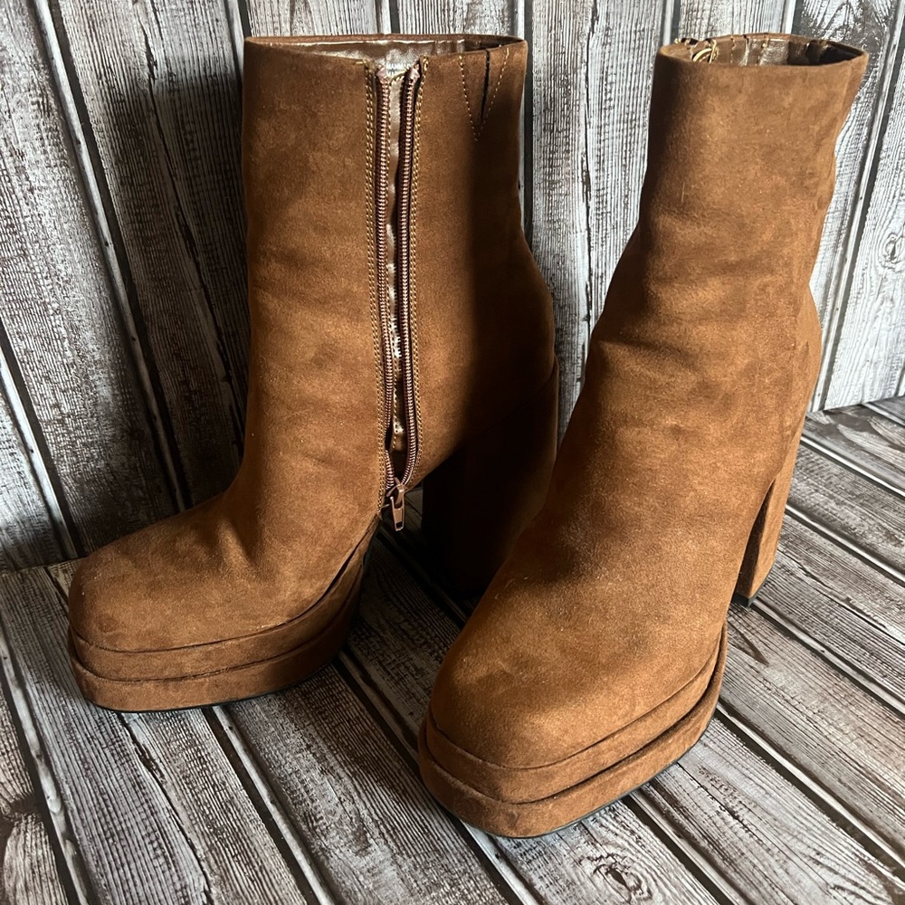 STEVE MADDEN ONTARIO BOOTIE WOMENS SIZE 10